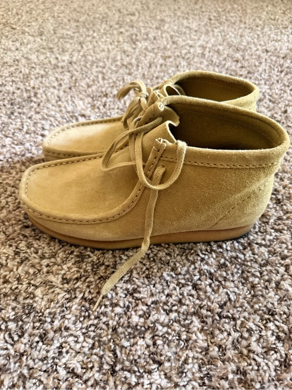 Clarks Men’s Tan Suede Chukka Wallabee Boots